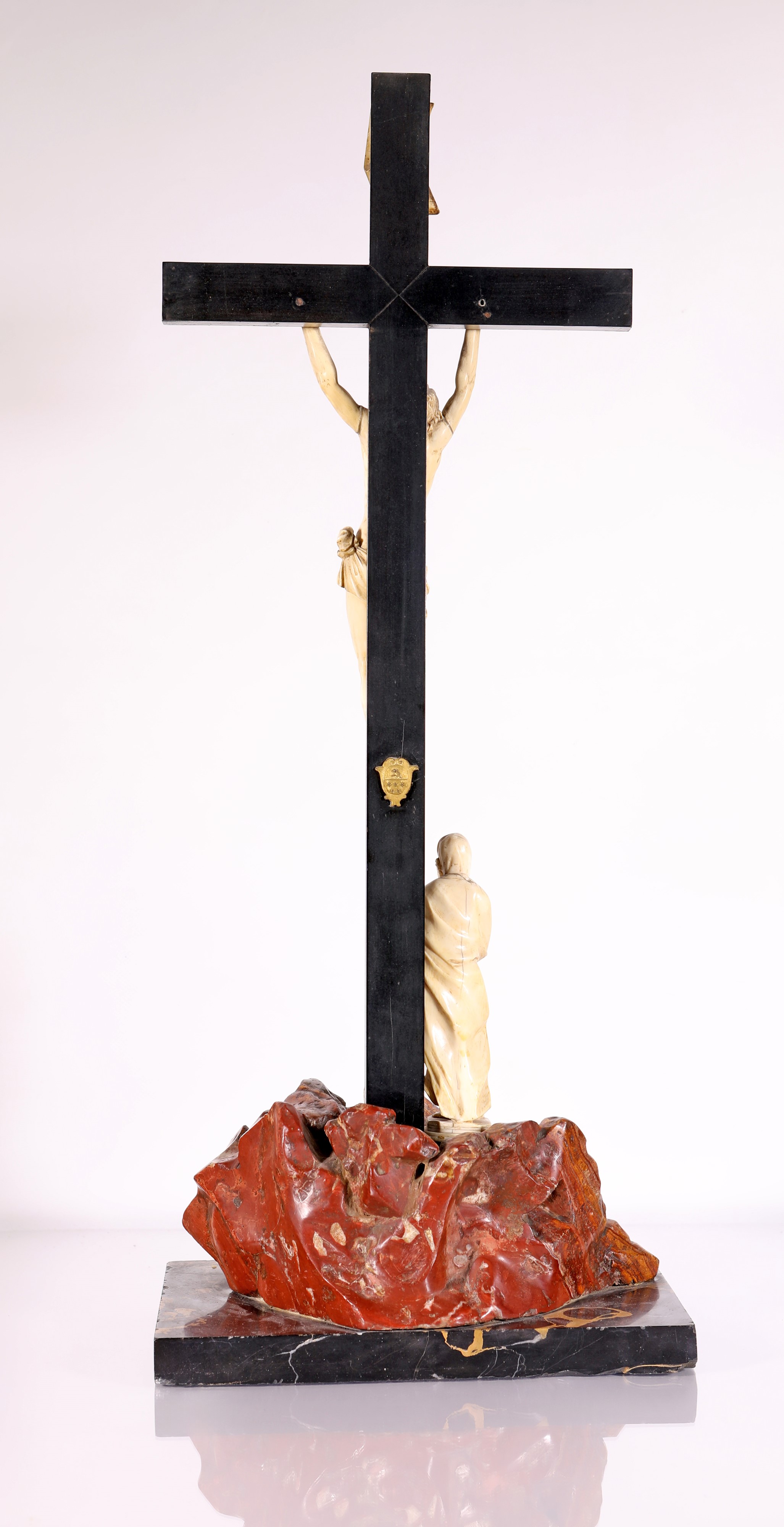 Crocifissione in Marmo con Figure in Avorio, XVII Secolo