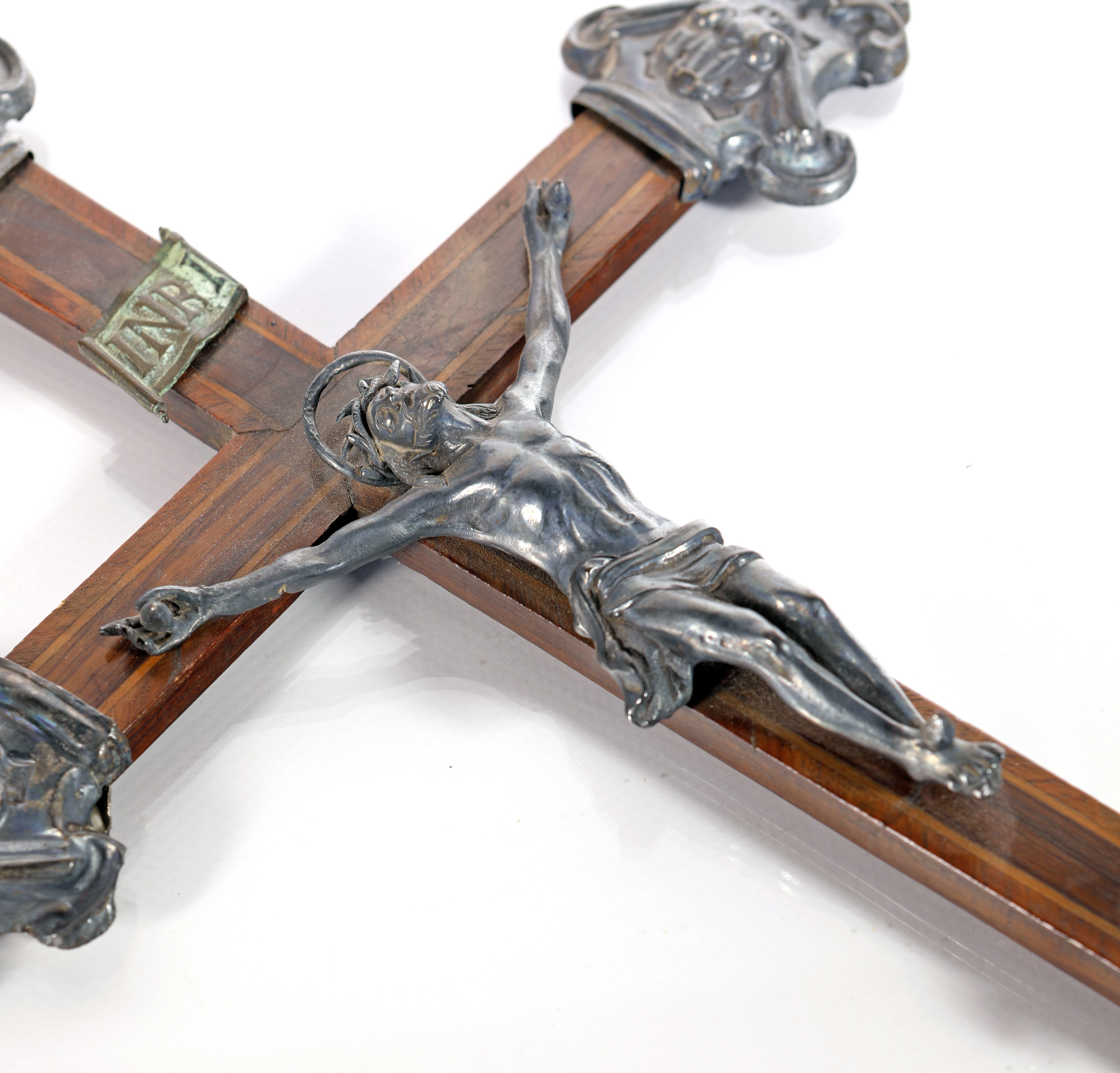 Crocifisso in legno e argento, XVIII secolo