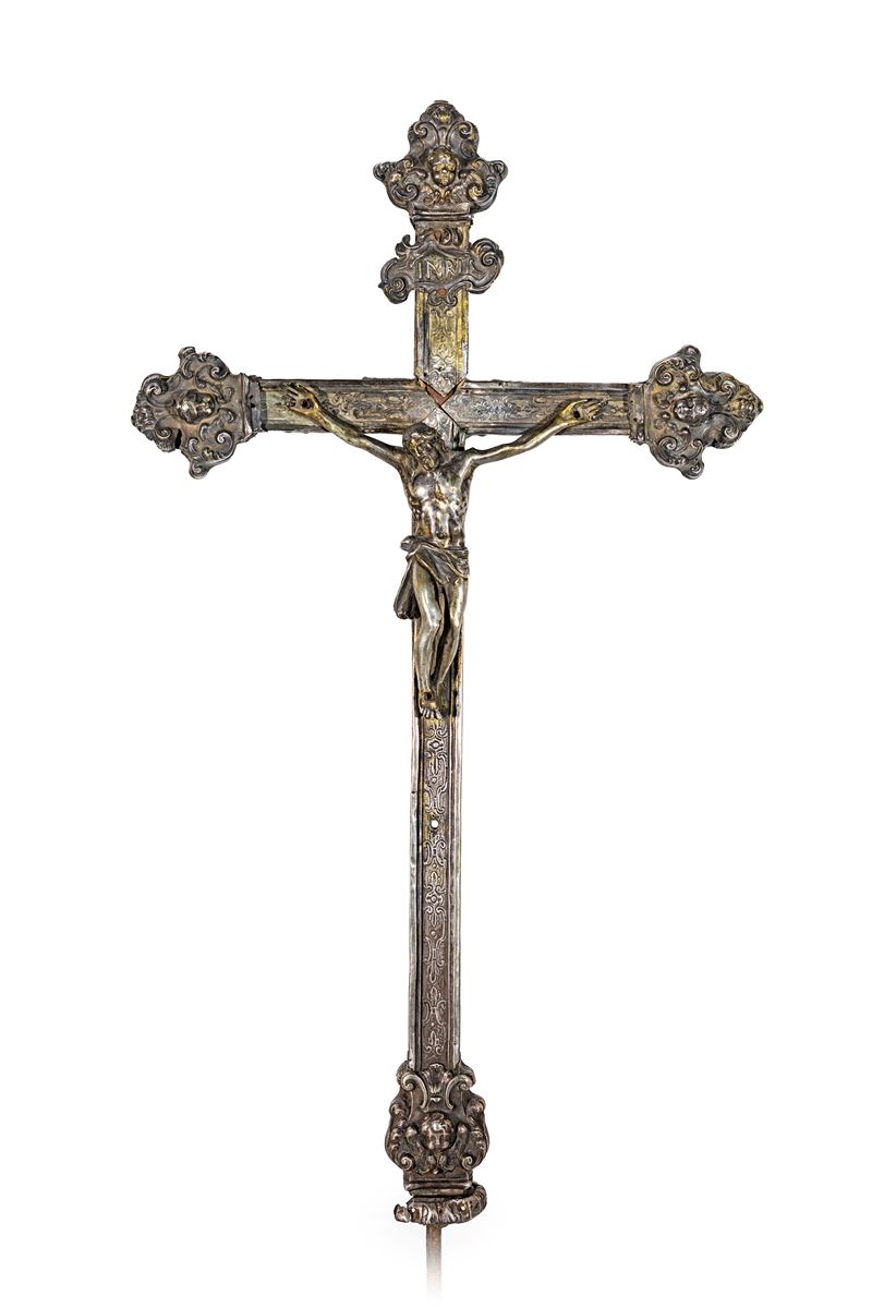 Croce astile argento e lamina d'argento sbalzata, XVII secolo