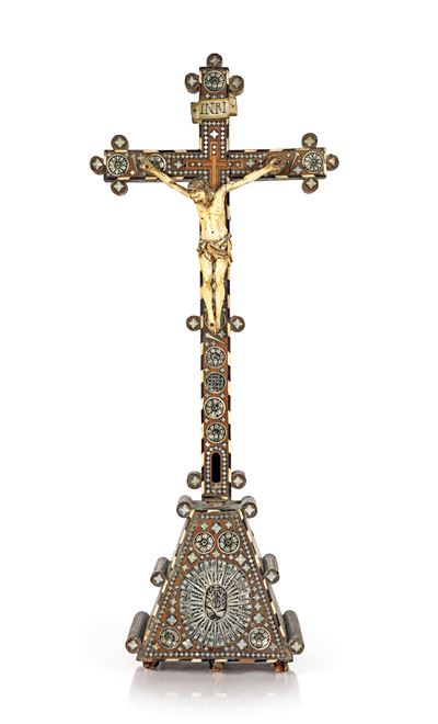 Cristo Crocifisso in Avorio su Croce da Tavolo in Legno e Madreperla, Terra Santa, XIX Secolo