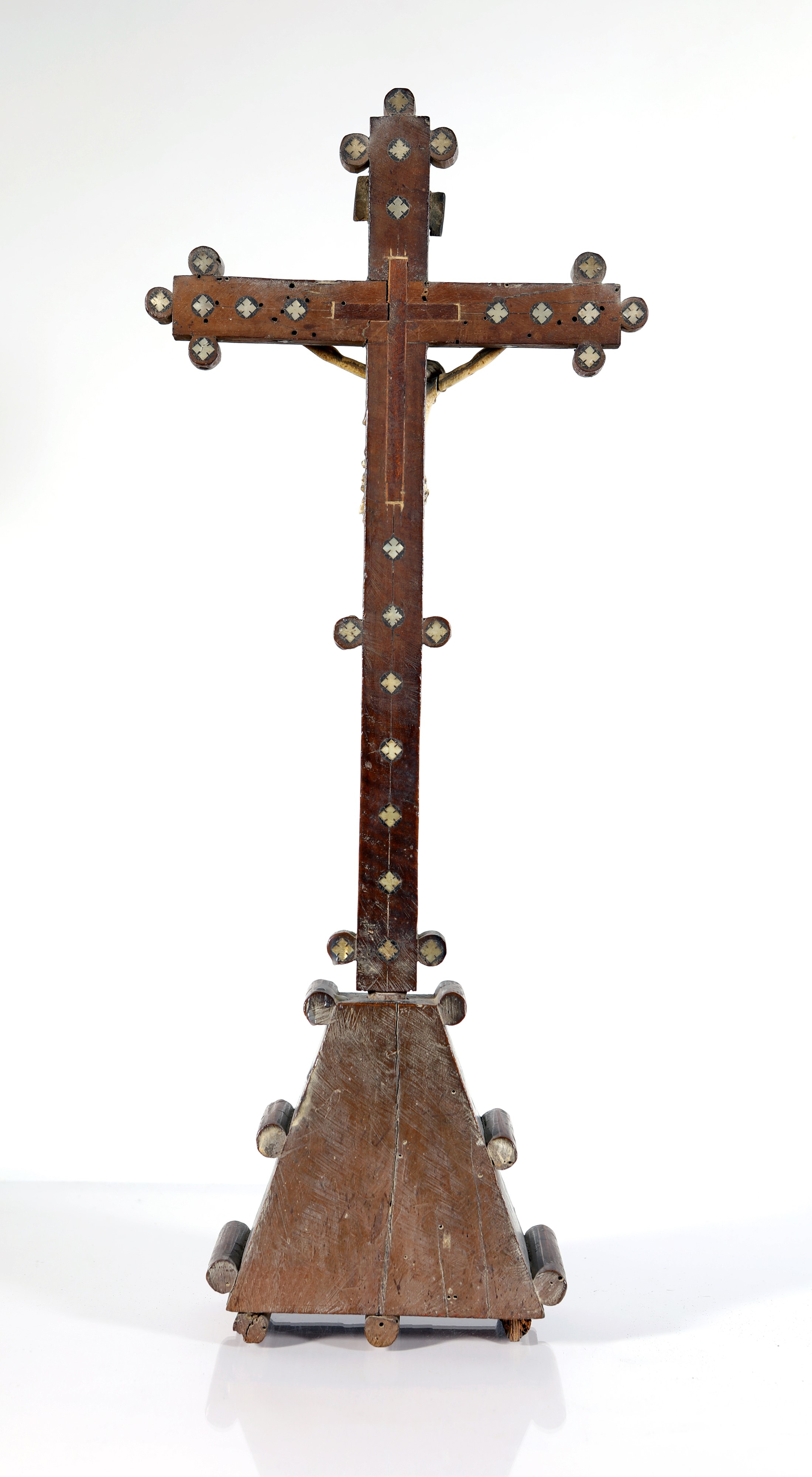 Cristo Crocifisso in Avorio su Croce da Tavolo in Legno e Madreperla, Terra Santa, XIX Secolo