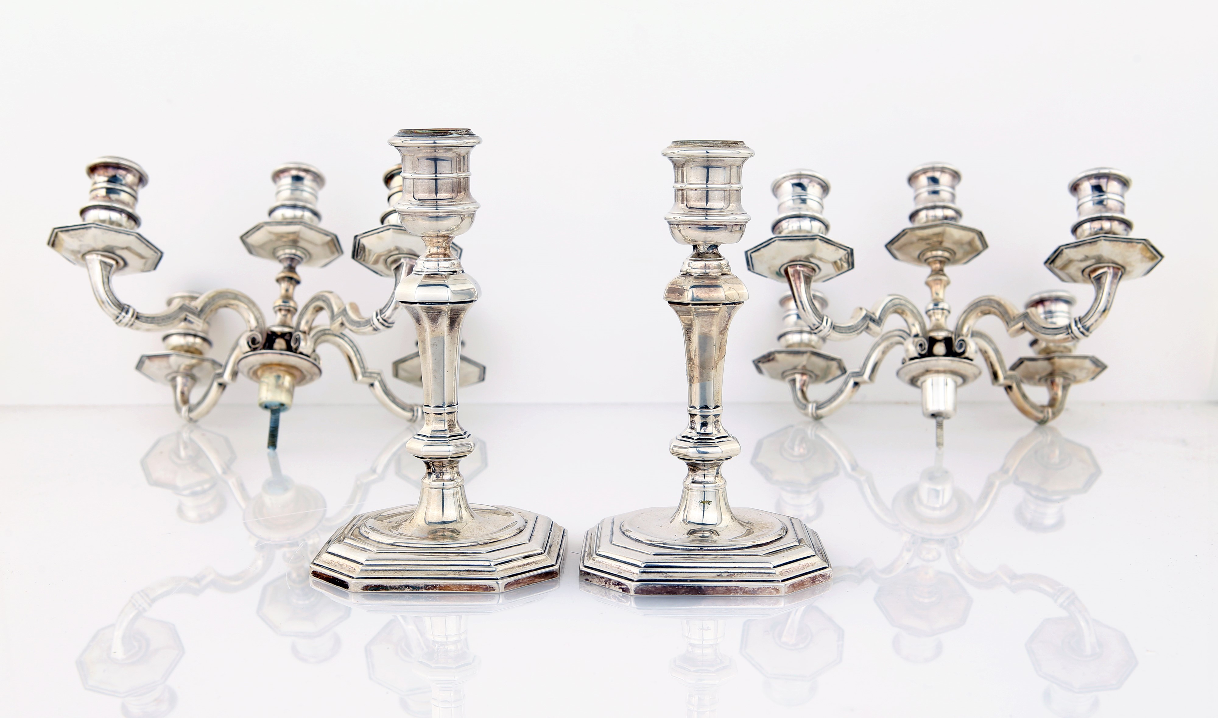 Coppia di Candelabri a Cinque Luci a Doppio Uso