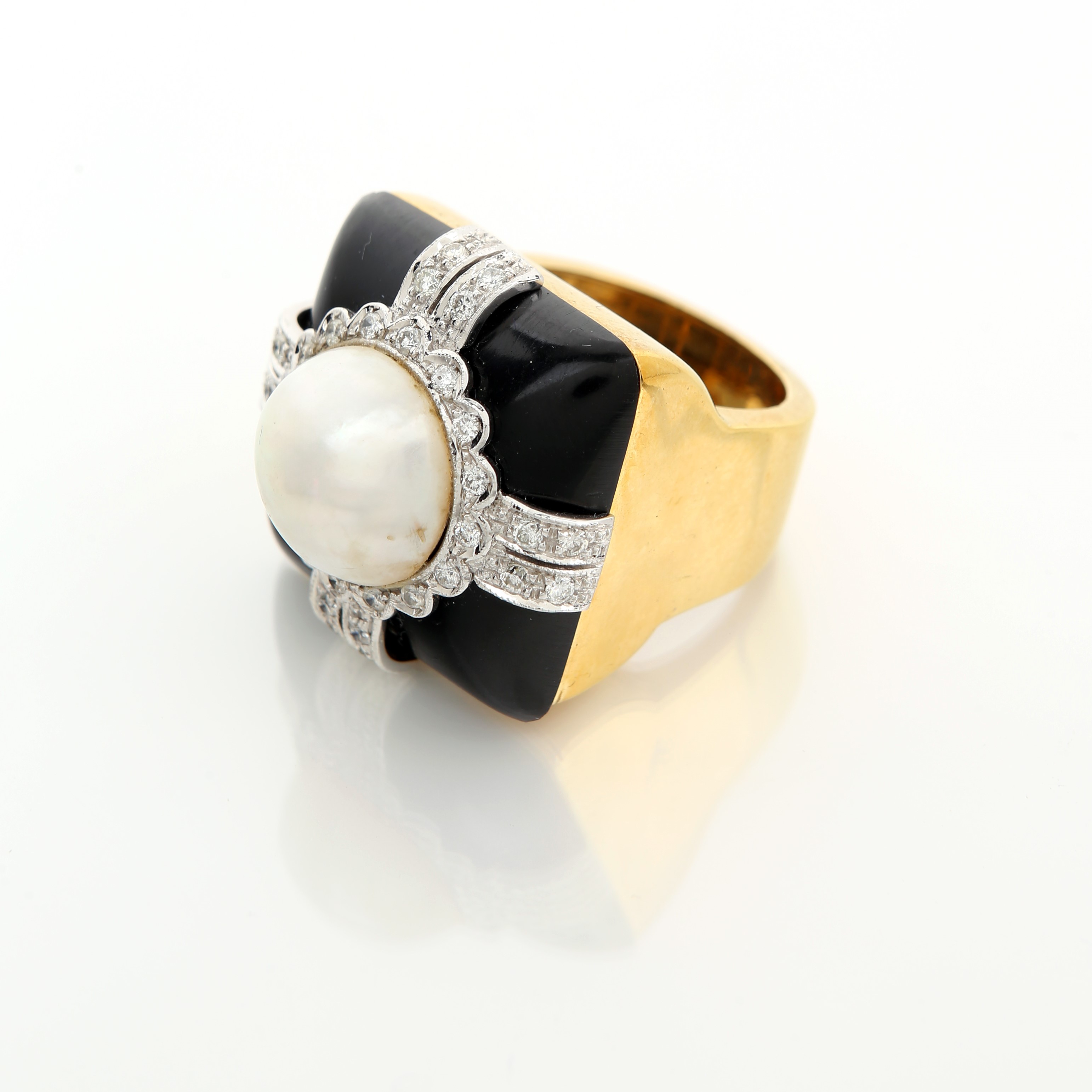 Anello in Oro Perla Mabè, Onice e Brillanti