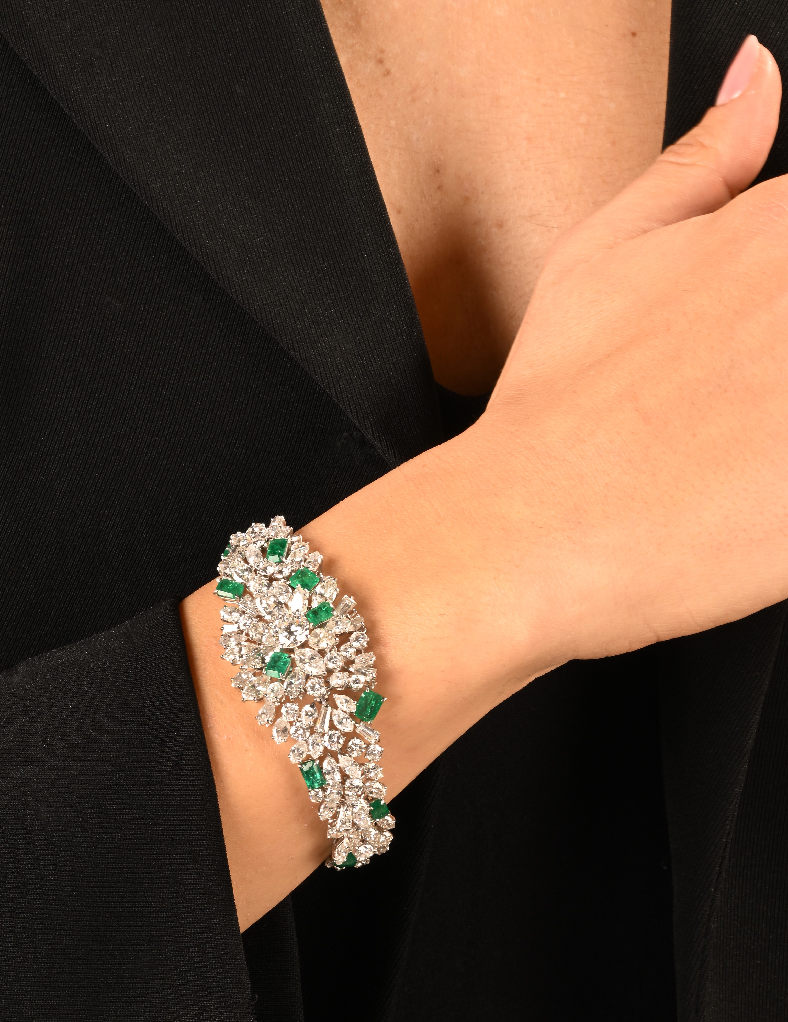 Importante Bracciale in Oro Smeraldi e Brillanti