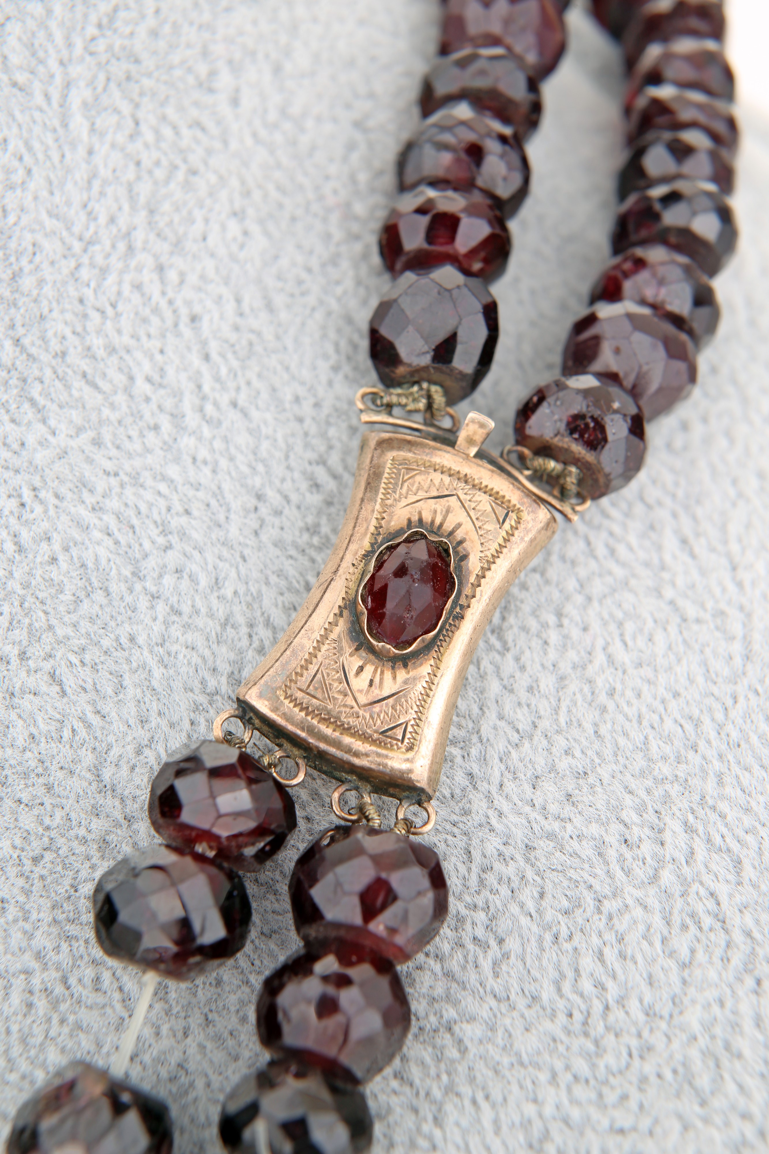 Collana a Due Fili in Oro e Granati