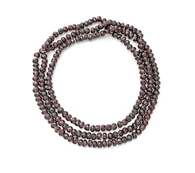 Lunga Collana a Laccio con Granati