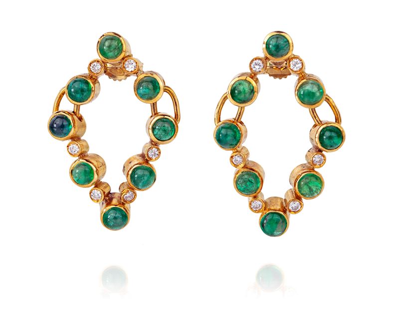 Coppia di Orecchini in Oro, Smeraldi e Brillanti