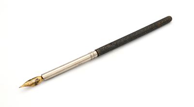 Penna in Bronzo Argentato ed Inciso con Pennino