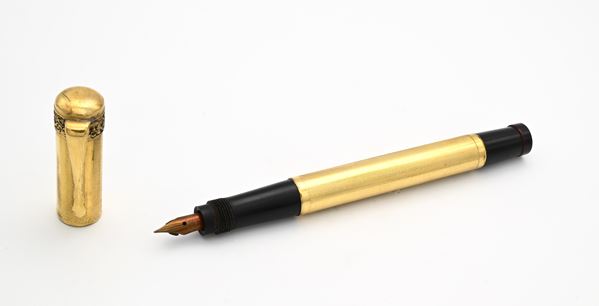 Vulcan - Penna stilografica vintage retrattile rivestita in metallo laminato in oro giallo con decoro  a mascheroni sul cappuccio