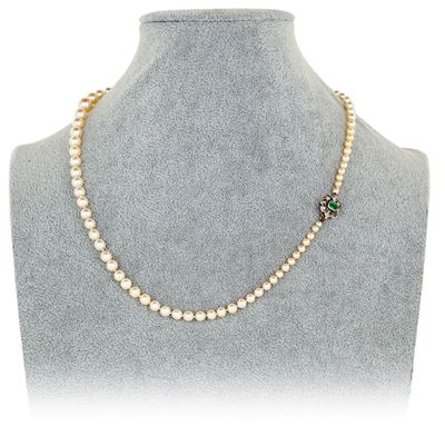 Collana di Perle, Oro, Argento, Smeraldo e Diamanti.