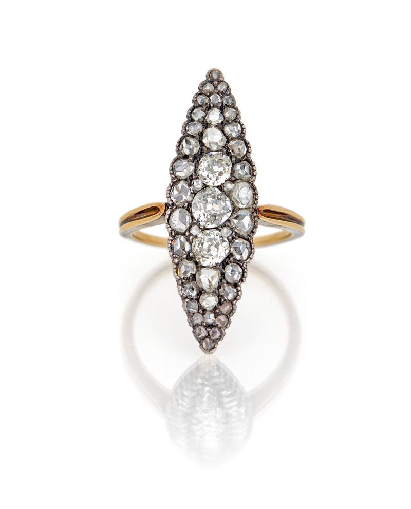 Anello Antico a Marquise in Oro, Argento, Diamanti