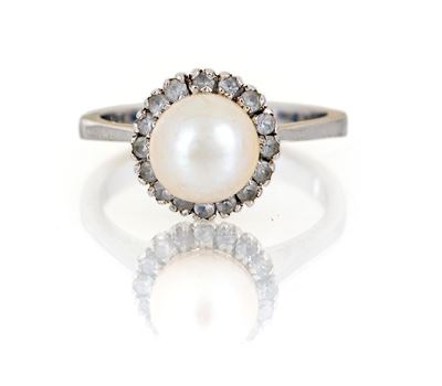 Anello in Oro, Perla e Diamanti