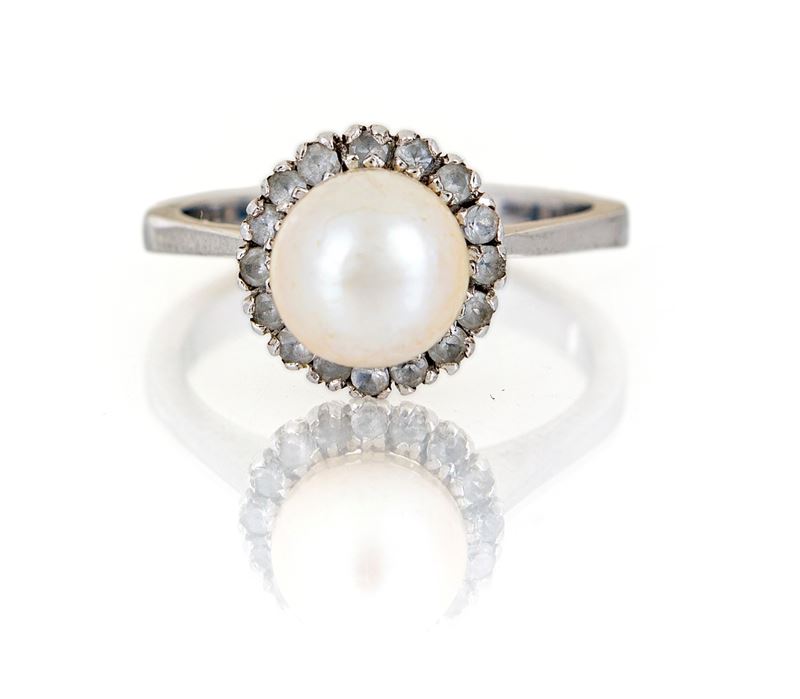 Anello in Oro, Perla e Diamanti