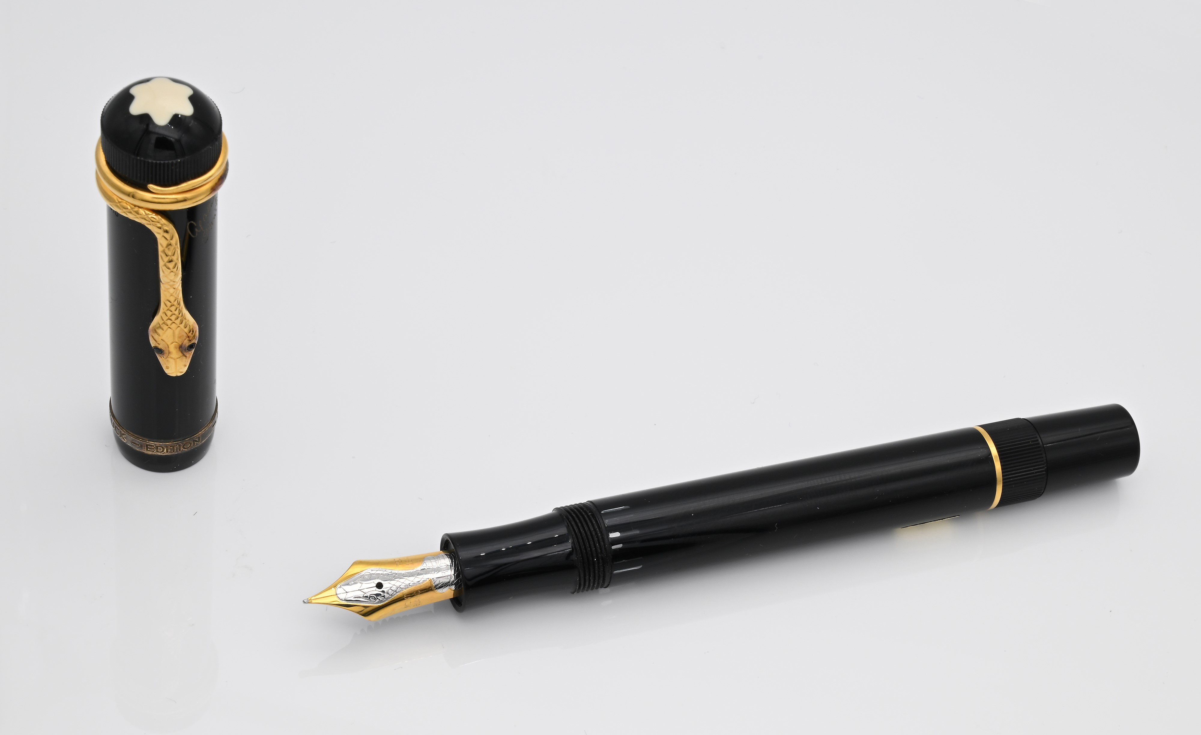 Montblanc Agatha Christie Limited Edition - Penna Stilografica in Resina Nera con Clip a Forma di...