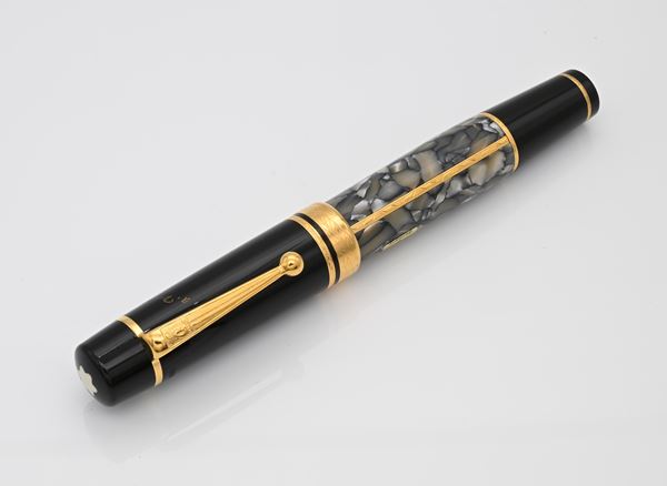 Montblanc Alexandre Dumas Limited Edition - Penna Stilografica in resina marmorizzata con decori in metallo placcato in oro