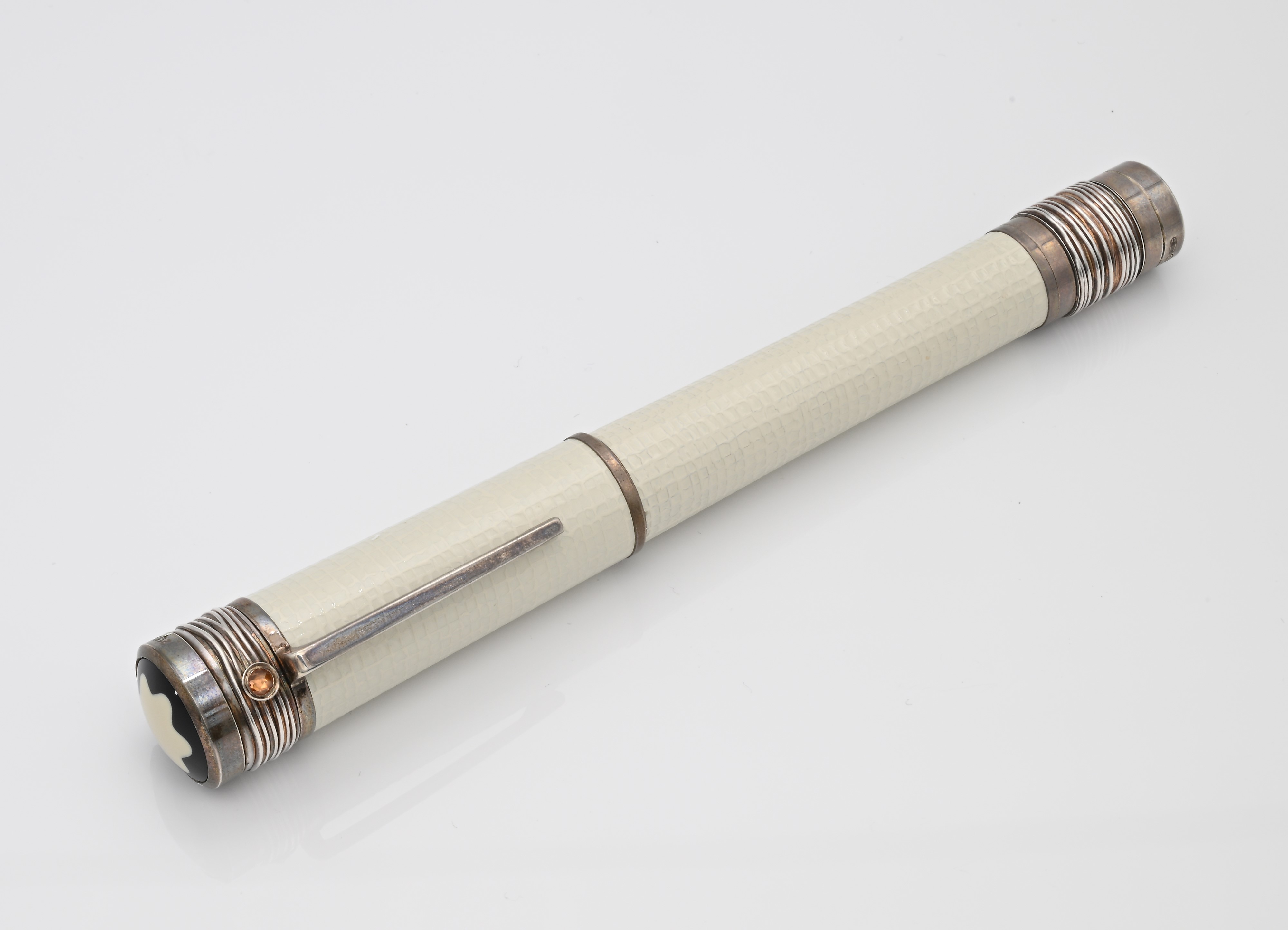 Montblanc Mahatma Gandhi Limited Edition 3000 (105591) (Mod. 28782) - Penna Stilografica in argen...