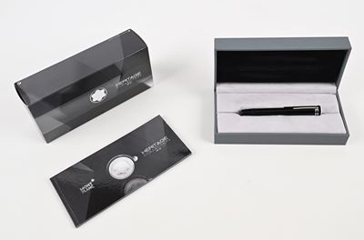 Montblanc Heritage Collection 1912 (109049) - Penna Stilografica Retrattile in Resina Nera con Fi...