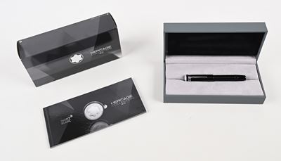 Montblanc Heritage Collection 1912 (109049) - Penna Stilografica Retrattile in Resina Nera con Fi...