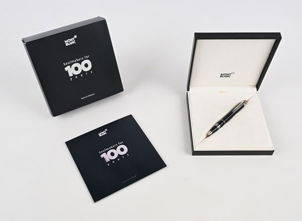 Montblanc Soulmakers for 100 Years StarWalker Limited Edition 0038302 - Penna a sfera in resina nera con particolari platino e diamante nel cappuccio (Mod. M1002)