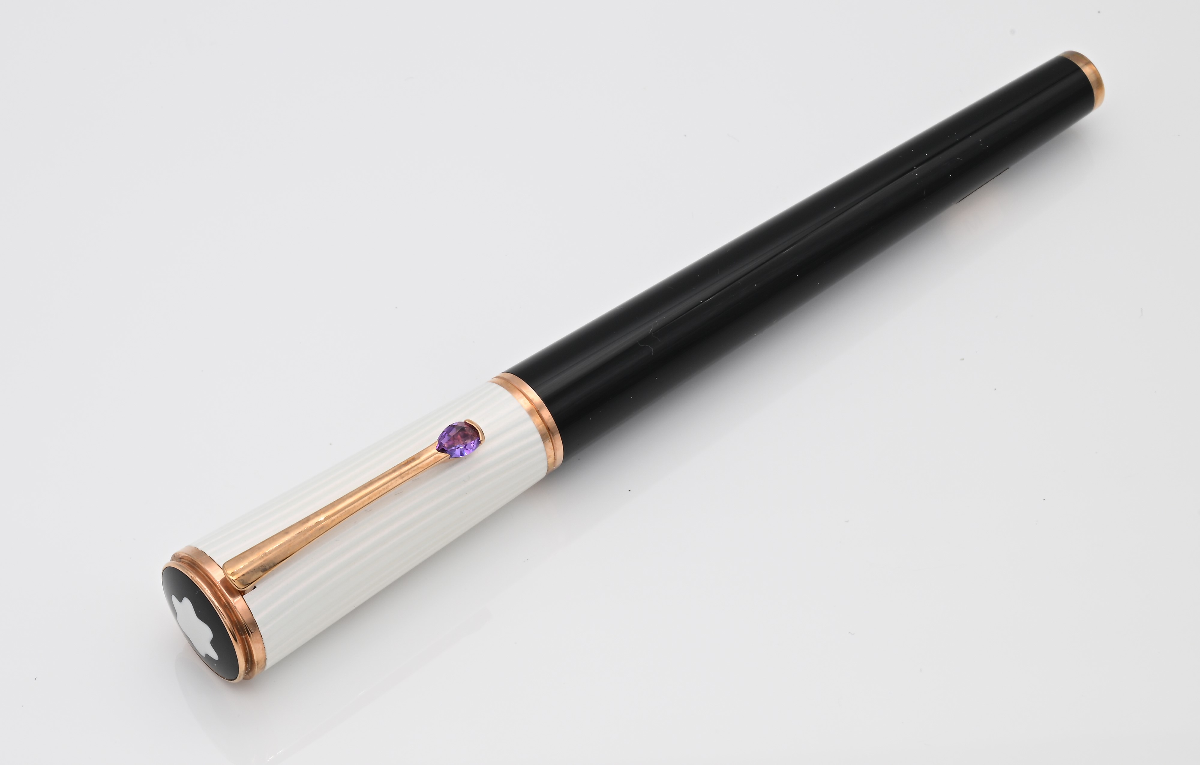 Montblanc Ingrid Bergman la Donna Special Edition 104905 - Penna Stilografica in Resina Nera e Me...