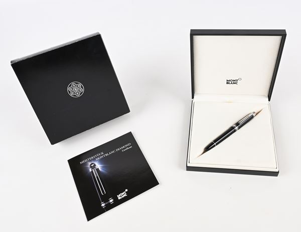 Montblanc Meisterstuck Diamond Classique 105977 - Penna stilografica in resina nera con particolari platino e diamante nel cappuccio (Mod. 23795)