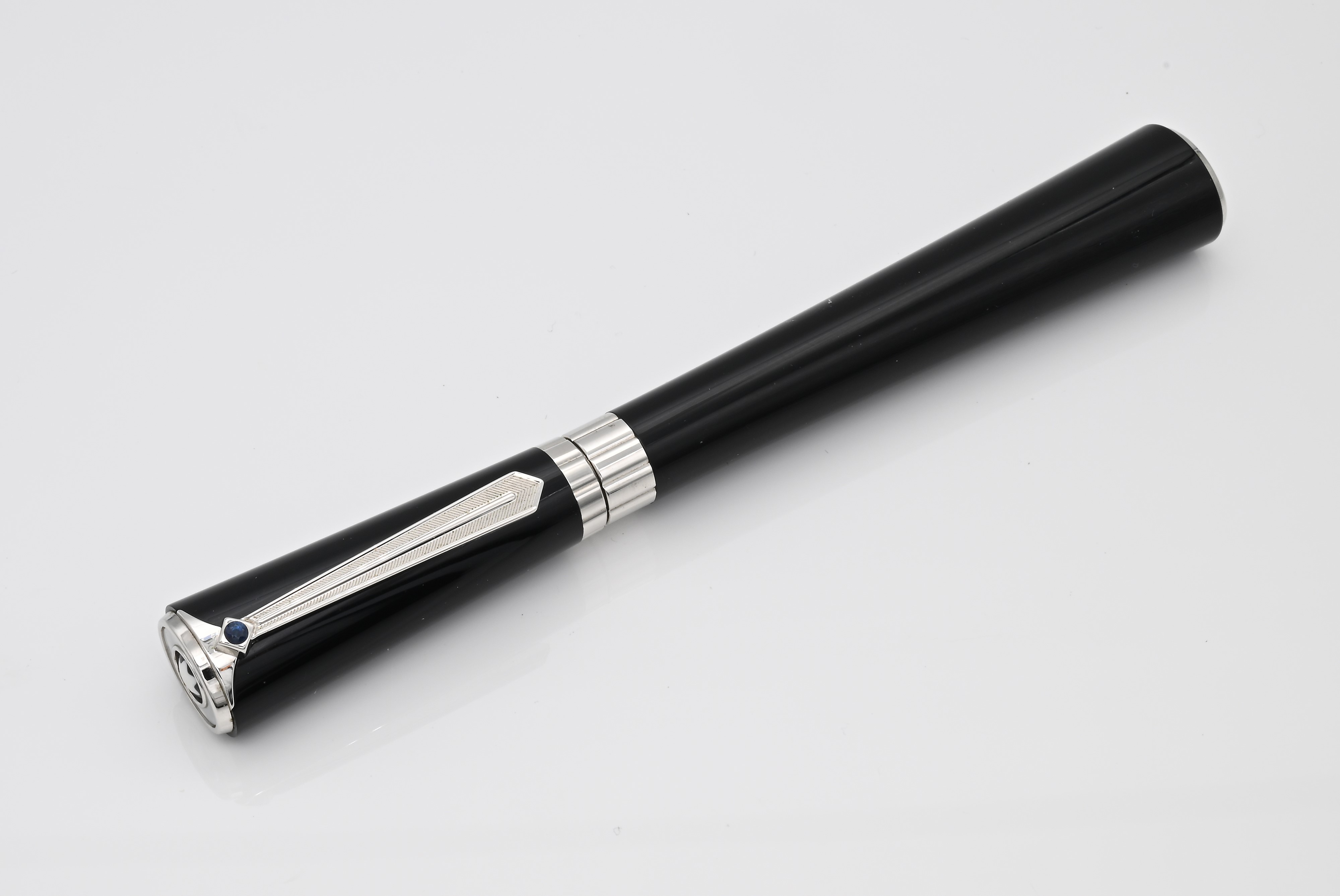 Montblanc Marlene Dietrich Special Edition Mod. 28769 - Penna Stilografica in resina nera e metal...