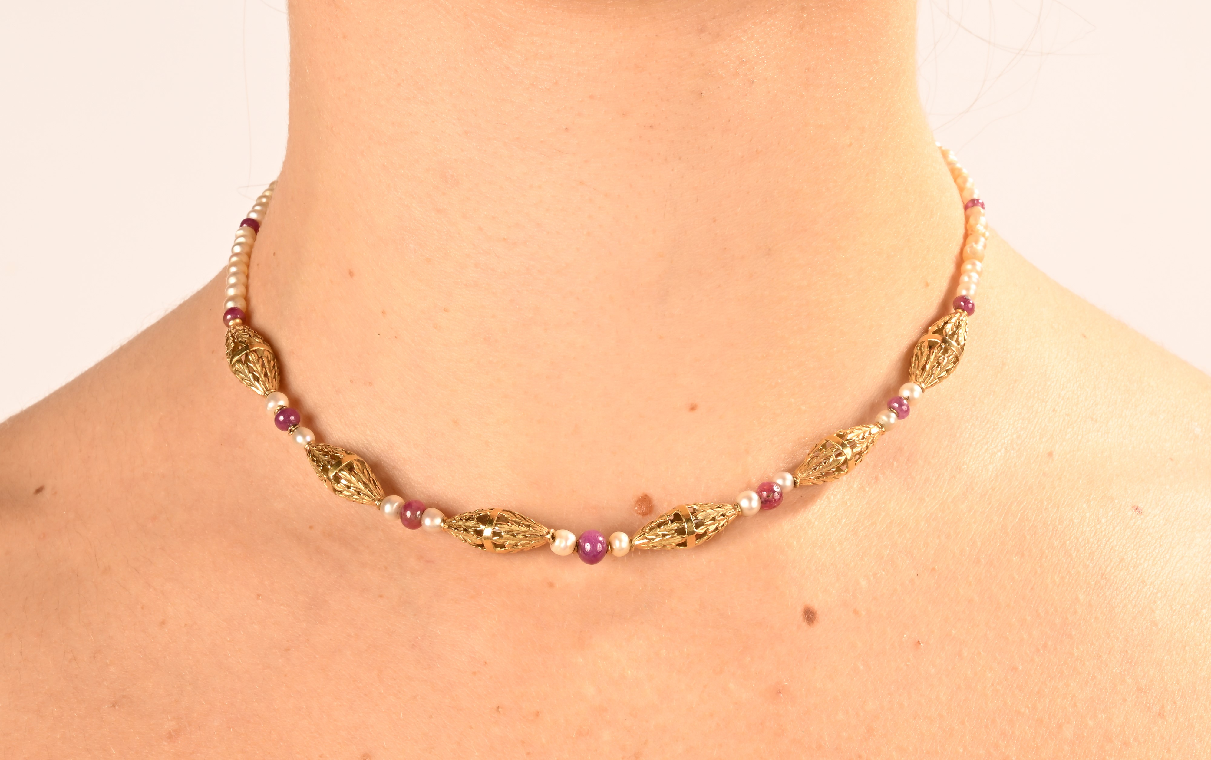 Collana in Oro, Perle e Rubini