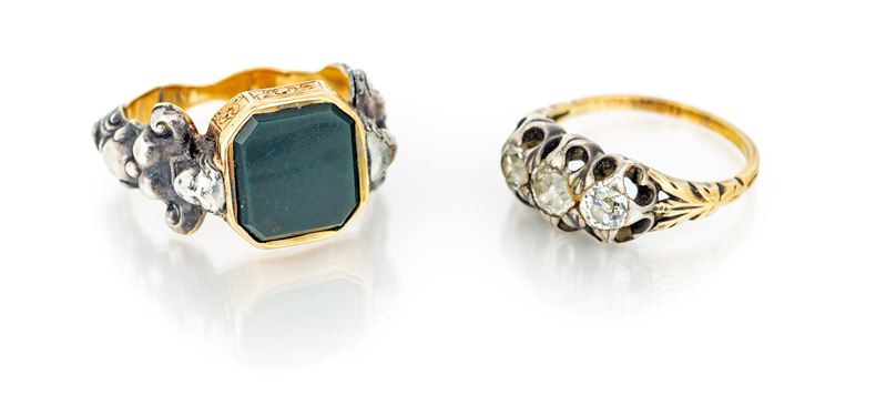 Coppia di Anelli Antichi in Oro, Argento, Diamanti e Pietra Dura