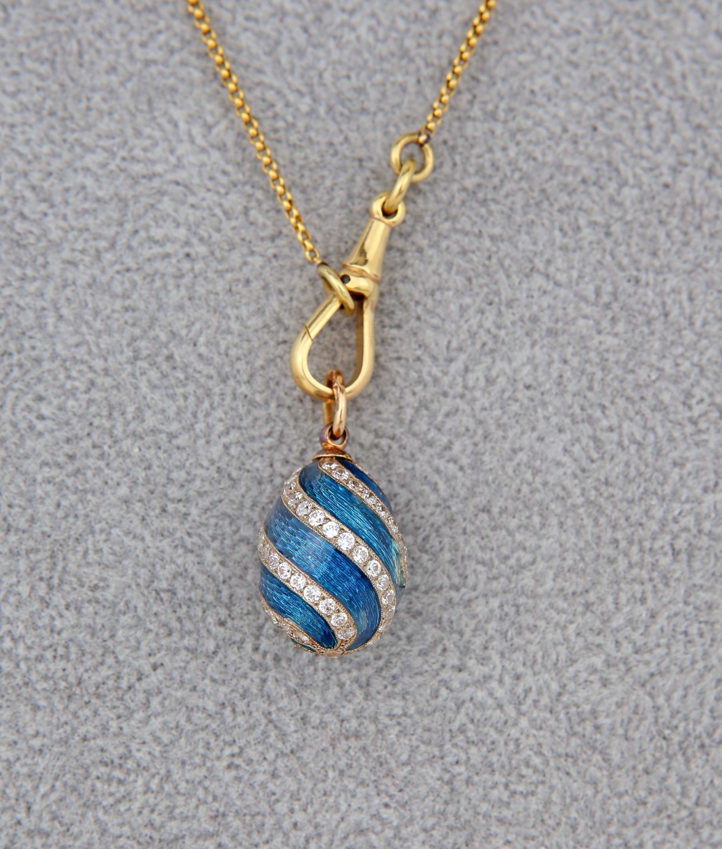 Lunga Collana Maglia in Oro con Pendente Ad Ovetto in Argento e Smalti