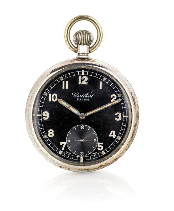 Cortébert Watch Co. Modello Extra (Cal. 526) - Orologio da tasca militare con carica remontoir in metallo cromato con lancette fluorescenti. Fondello inciso con "Broad Arrow" ed il numero di matricola