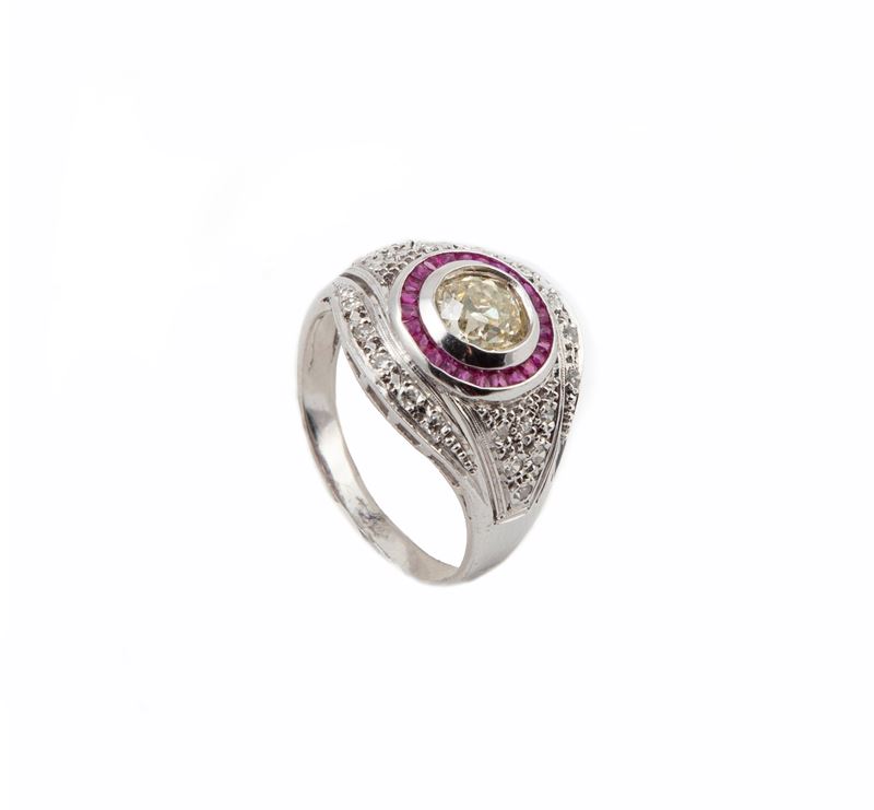 Anello a Cupola in Oro, Brillanti e Rubini