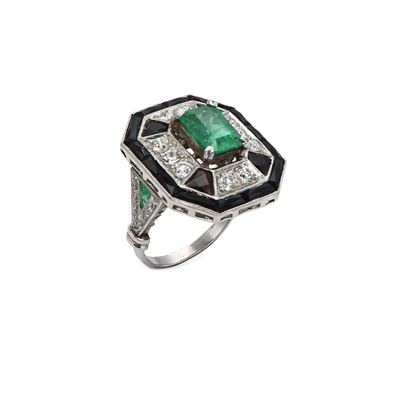 Anello in Platino, Smeraldi Onice e Brillanti