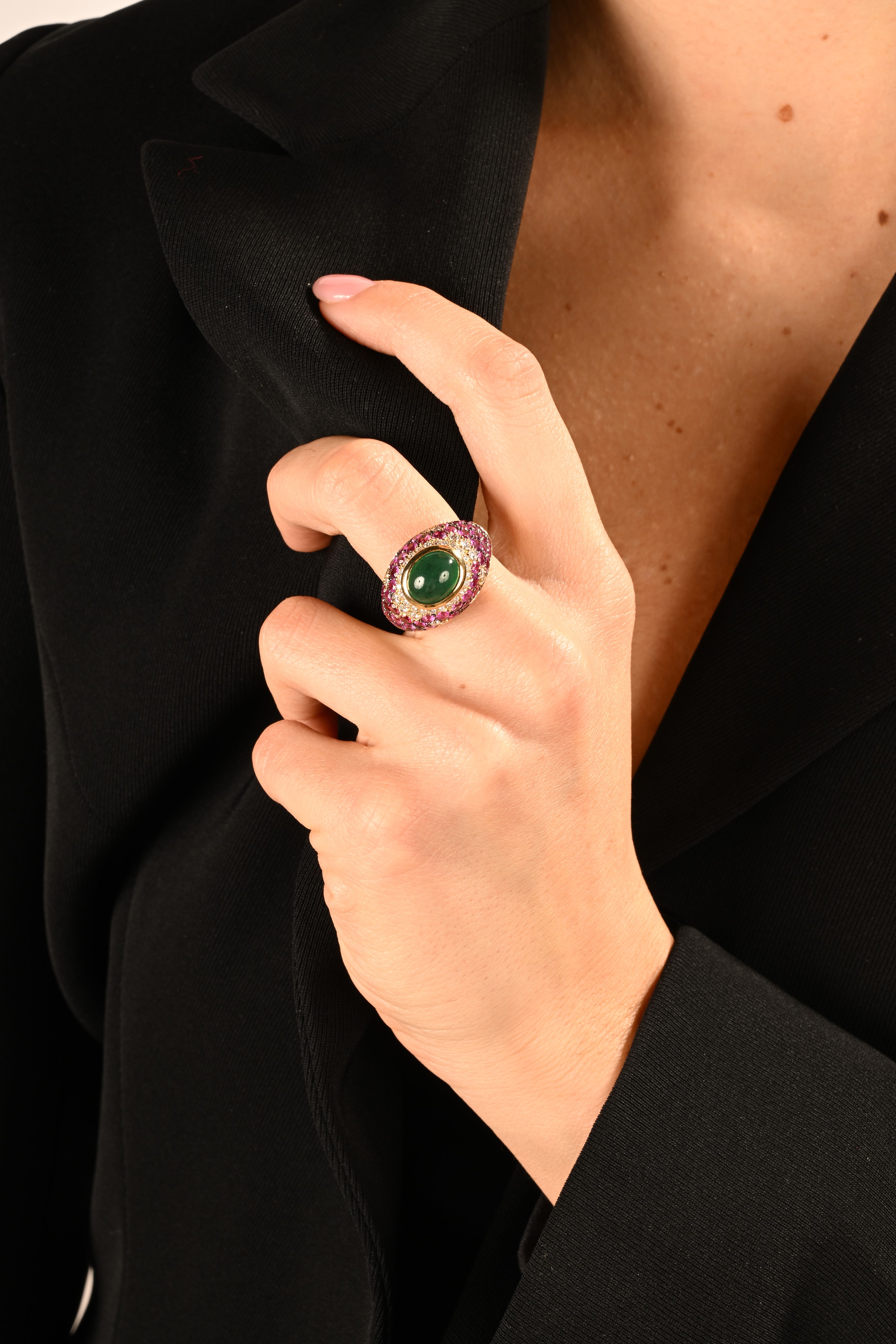 Anello in Oro, Smeraldo, Zaffiri Rosa e Brillanti