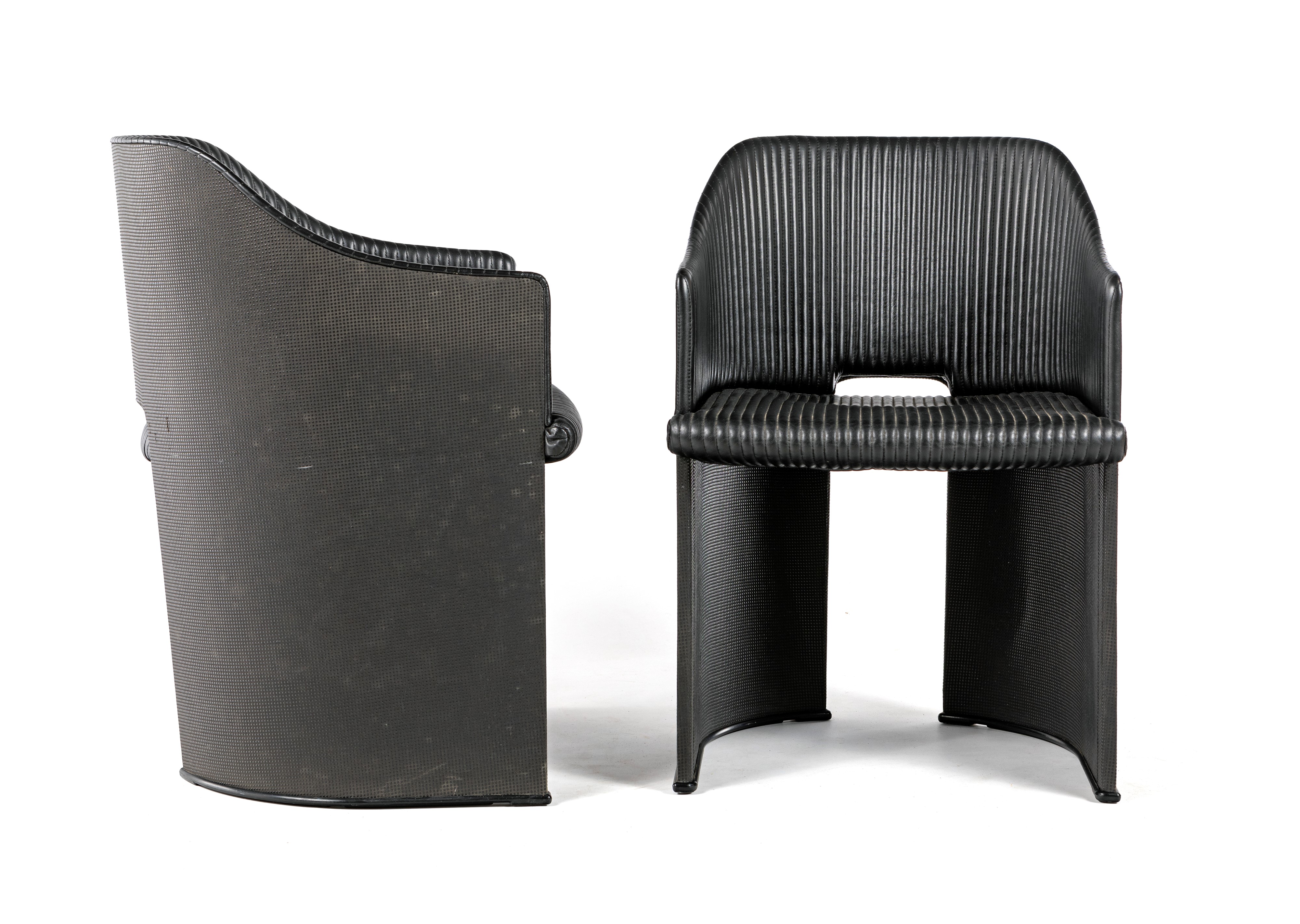 Due poltroncine 8551 dalla serie Artona per Maxalto B&B