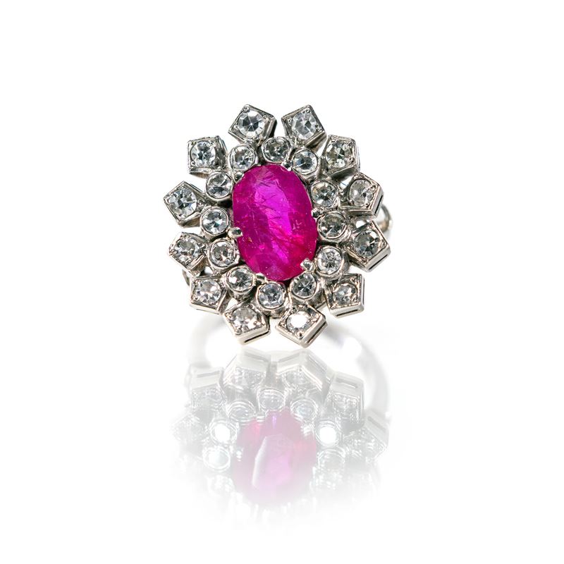 Anello in oro, rubino e brillanti