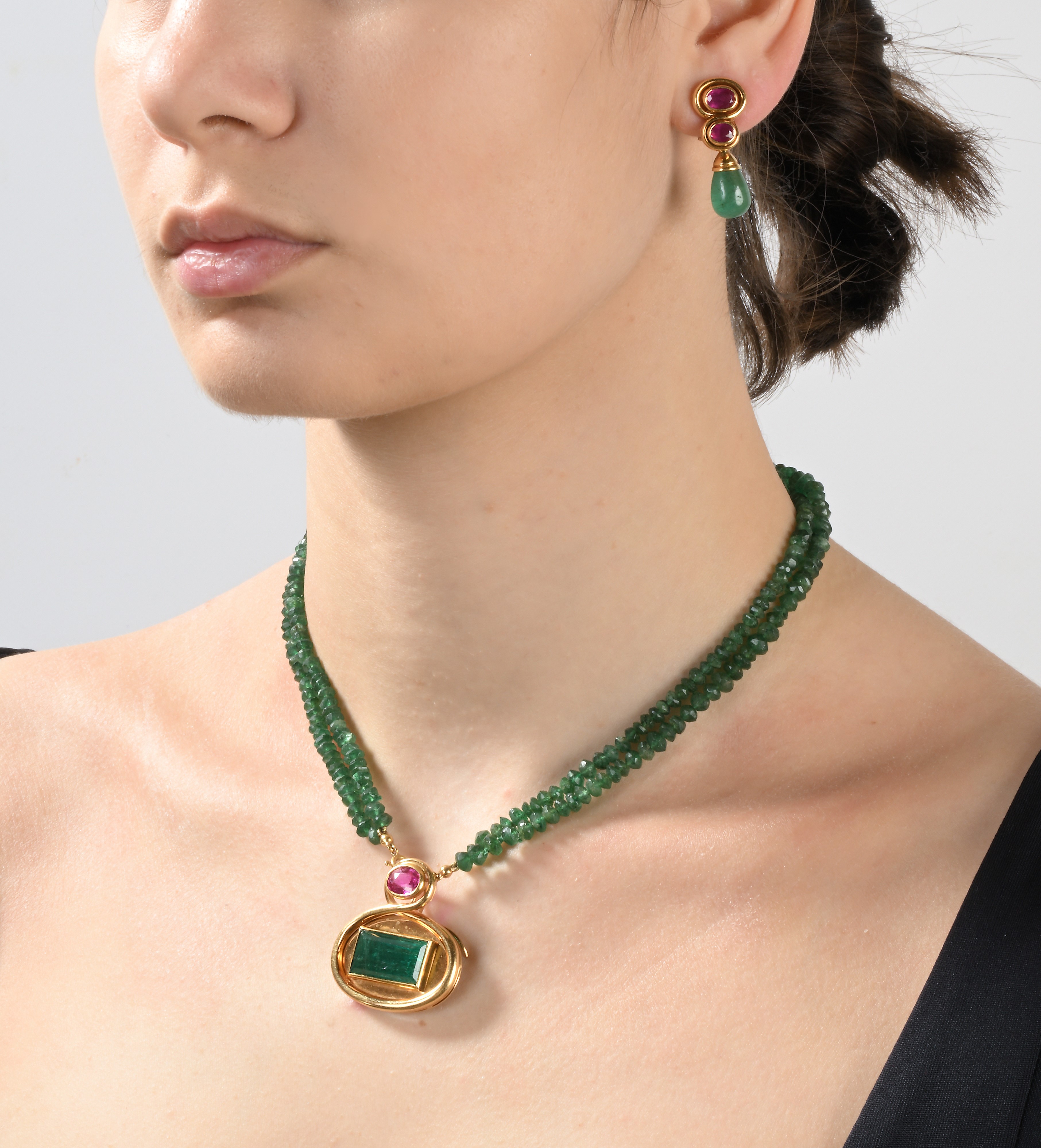 Petochi pendente in oro smeraldo, zaffiro rosa e avventurina