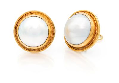 Coppia di Orecchini in Oro e Perle Mabè