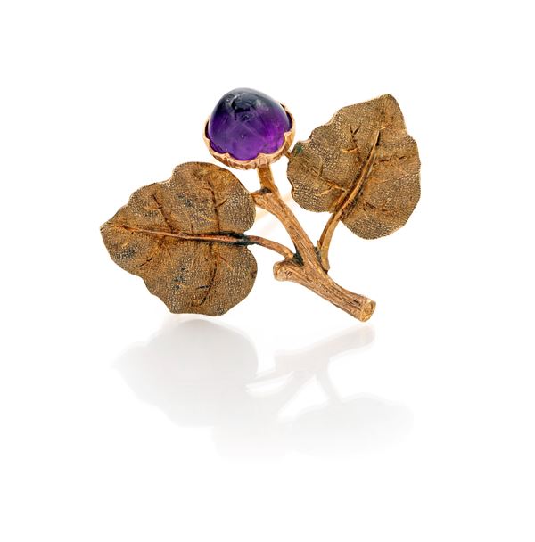 Buccellati, spilla a ghianda in oro e ametista