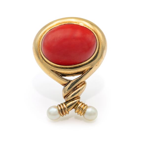 Spilla in oro, corallo e perle