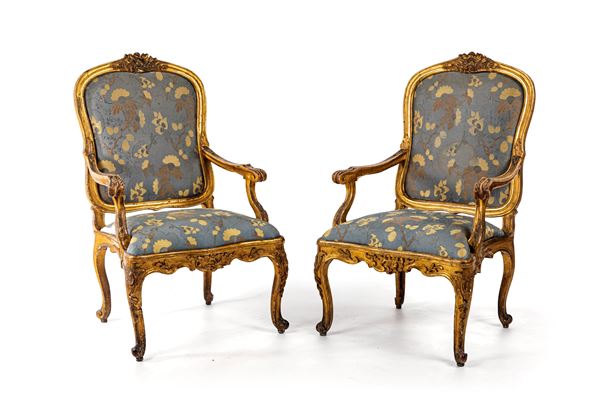 Coppia di poltrone in legno intagliato e dorato, Roma, XVIII secolo