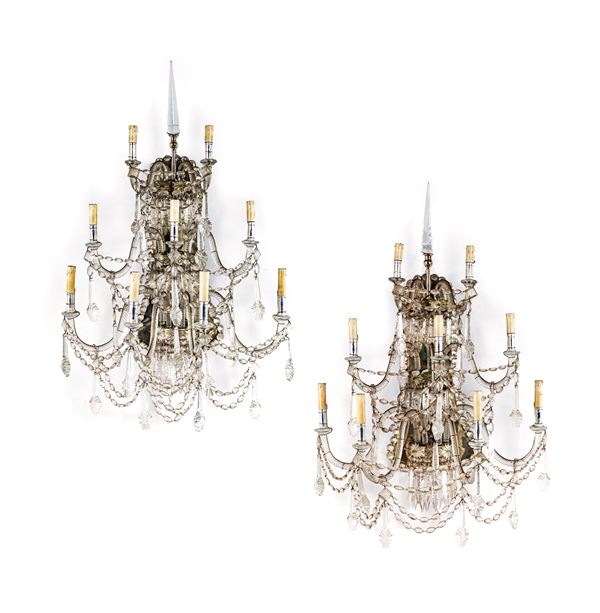 Coppia di grandi appliques a nove luci con pendenti in cristallo, XIX secolo