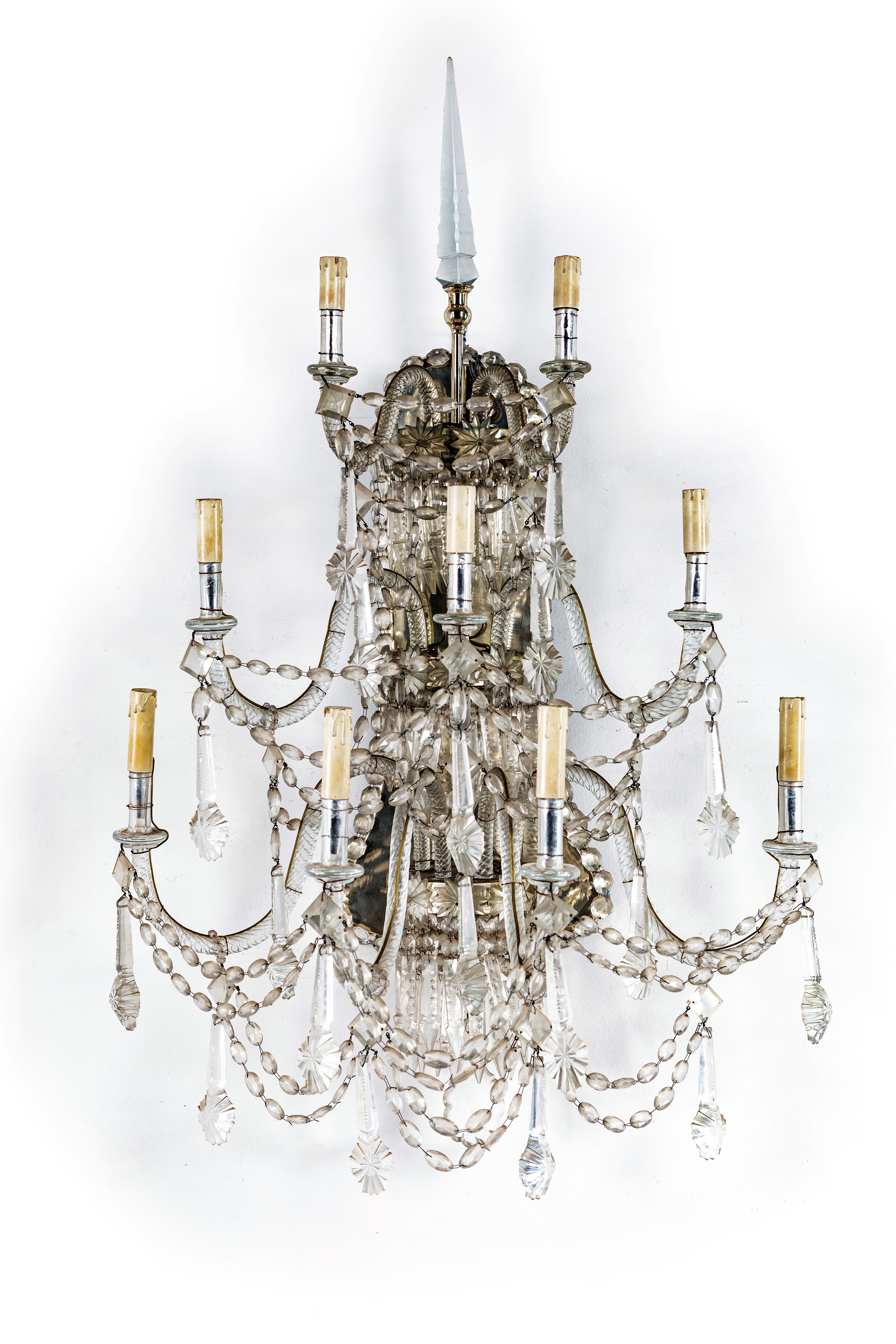 Coppia di grandi appliques a nove luci con pendenti in cristallo, XIX secolo