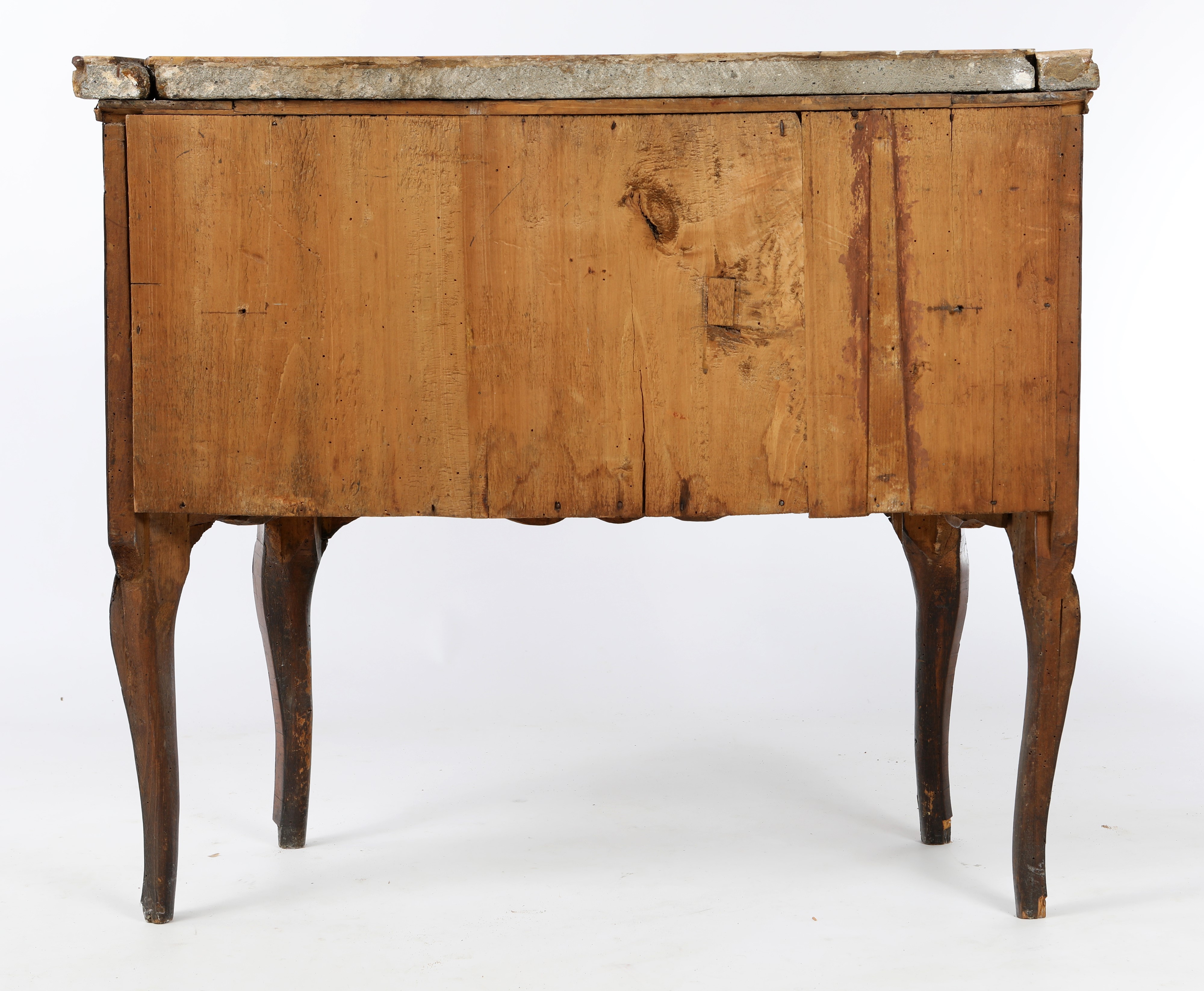 Cassettone sagomato in radica con filettature, Roma, XVIII secolo