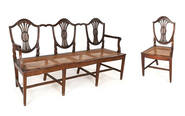 Divano in noce a tre posti e sedia "en suite", Inghilterra, epoca Giorgio III, XVIII secolo