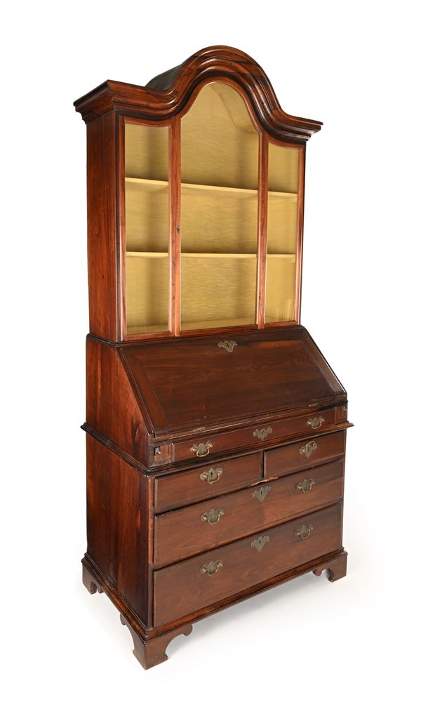 Cassettone a ribalta con alzata, arte coloniale inglese, XVIII secolo