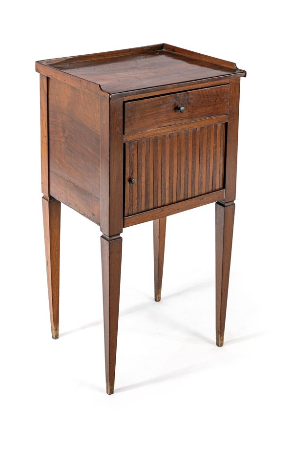 Comodino da centro, Italia meridionale, fine XVIII/inizi XIX secolo