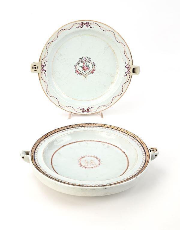 Due réchauds in porcellana con decoro diverso, Compagnia delle Indie, XVIII secolo