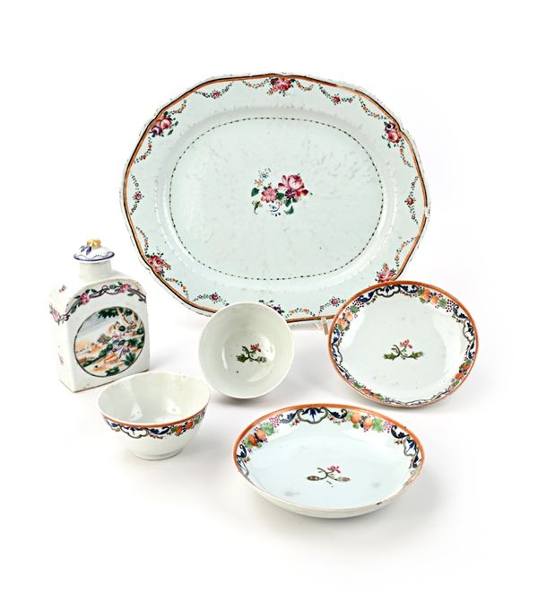 Quattro oggetti in porcellana policroma, Compagnia delle Indie, XVIII secolo