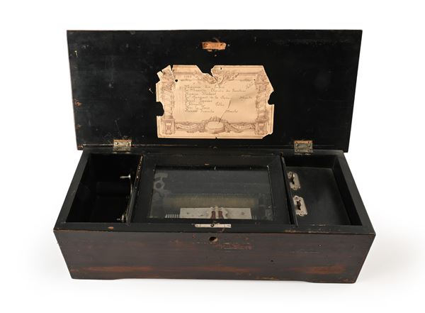 Scatola musicale in palissandro con carillon a cilindro, Francia, XIX secolo