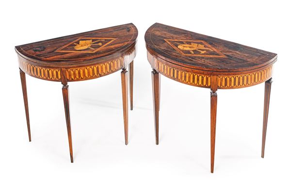 Coppia di tavolini da gioco a demi-lune con piano a libretto, Italia settentrionale, XVIII secolo
